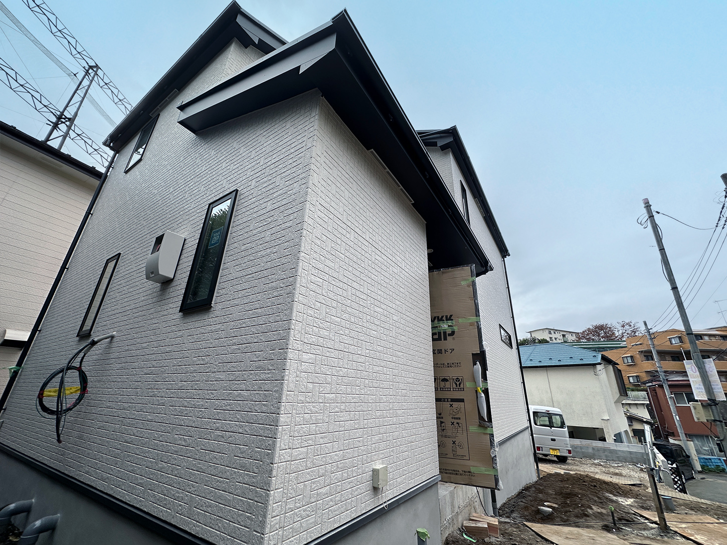 横浜市南区六ッ川_前面道路_東方向撮影(2025年11月撮影)