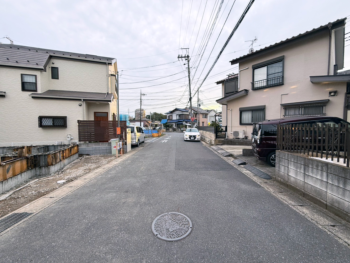 松戸市大金平2丁目_現地写前面道路_南方向撮影(2025年11月撮影)